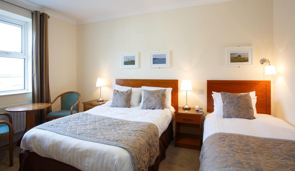 The Clonakilty Hotel Εξωτερικό φωτογραφία
