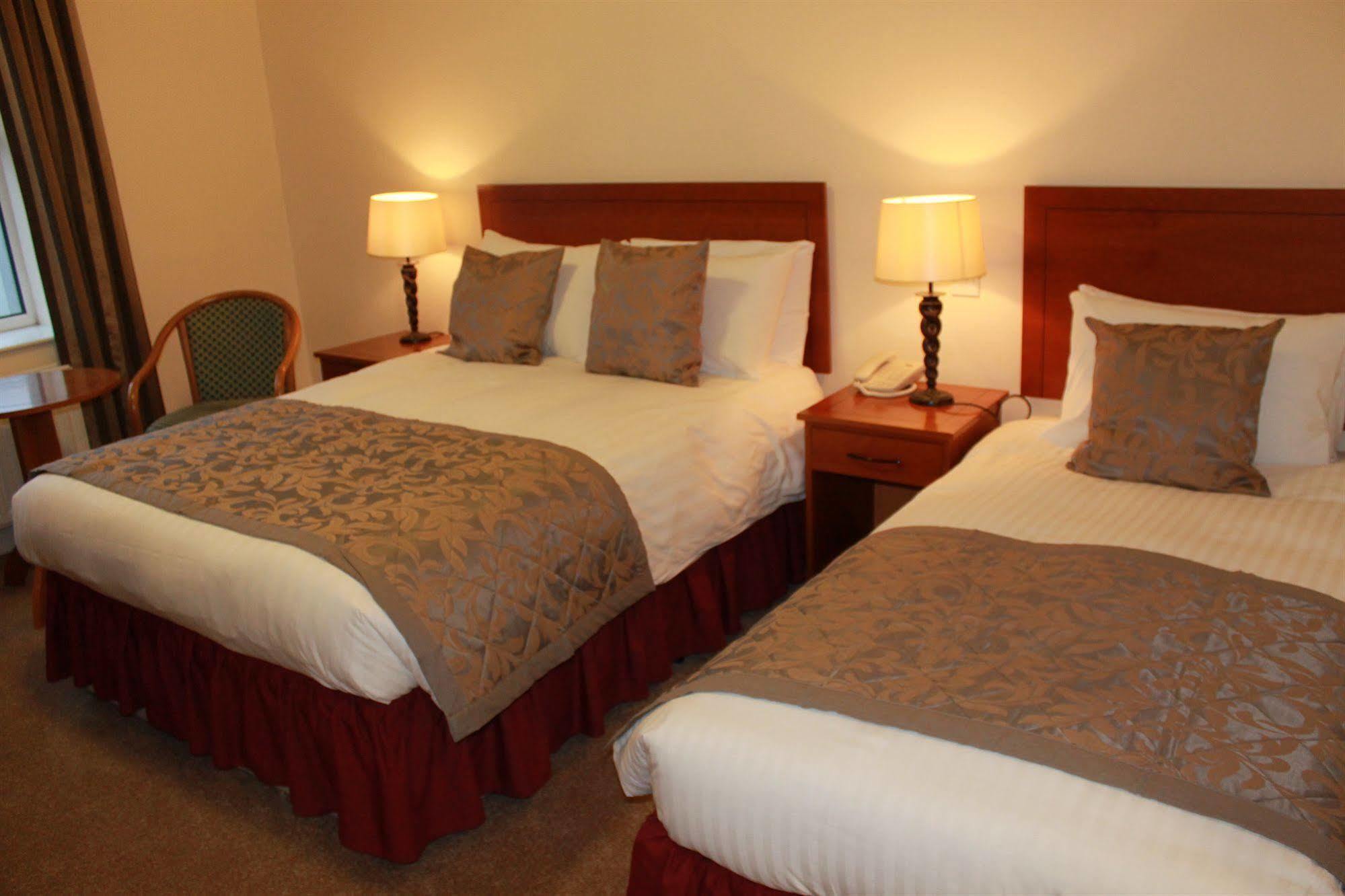 The Clonakilty Hotel Εξωτερικό φωτογραφία